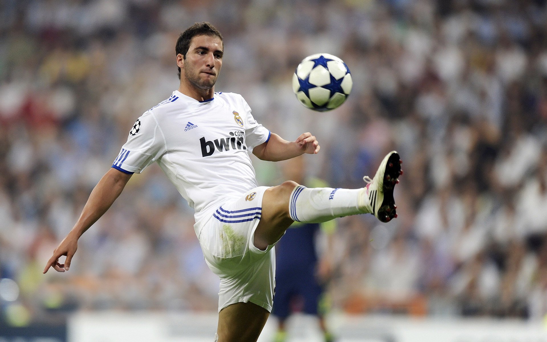 巴黎连胜,本轮5-0大胜马赛,姆巴佩梅开二度,姆巴佩破门巴黎2-0马赛