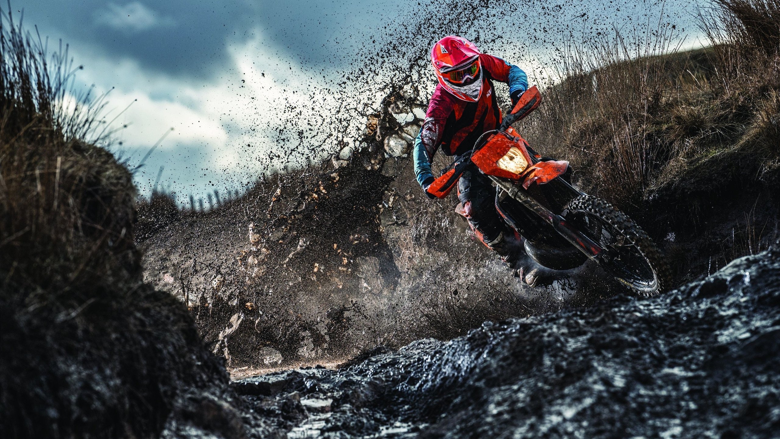 西甲：瓦伦西亚2-1爆冷击败皇马，精彩逆转令人振奋，瓦伦西亚二队